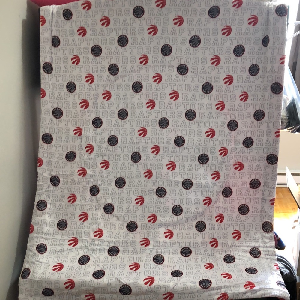 🏀Toronto Raptors🏀Toddler 3pc Bed set🏀 - Picture 4 of 12